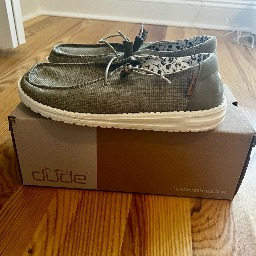 Hey Dudes “Wendy” size 8 Chambray Sage